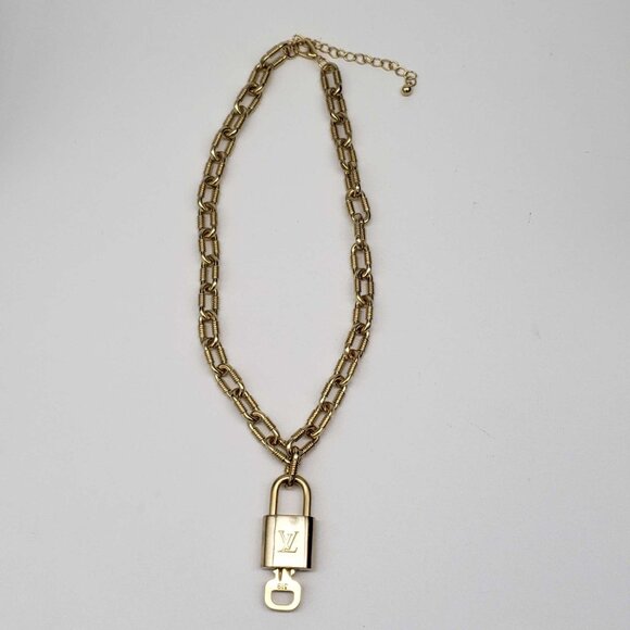 Authentic Louis Vuitton Lock & Key with Unbranded Gold Plated Chain Necklace - Picture 4 of 11